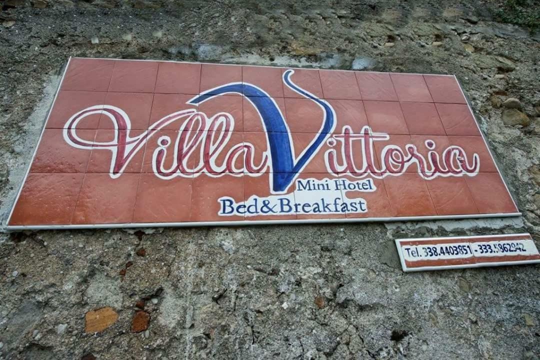 Villa Vittoria Mini Hotel Salerno Buitenkant foto
